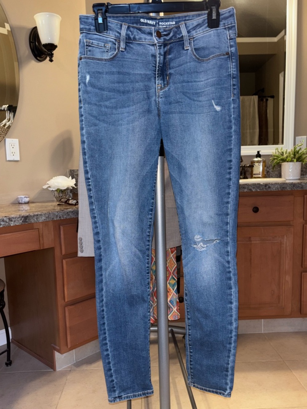 Old Navy Skinny Jeans in Medium Blue Wash